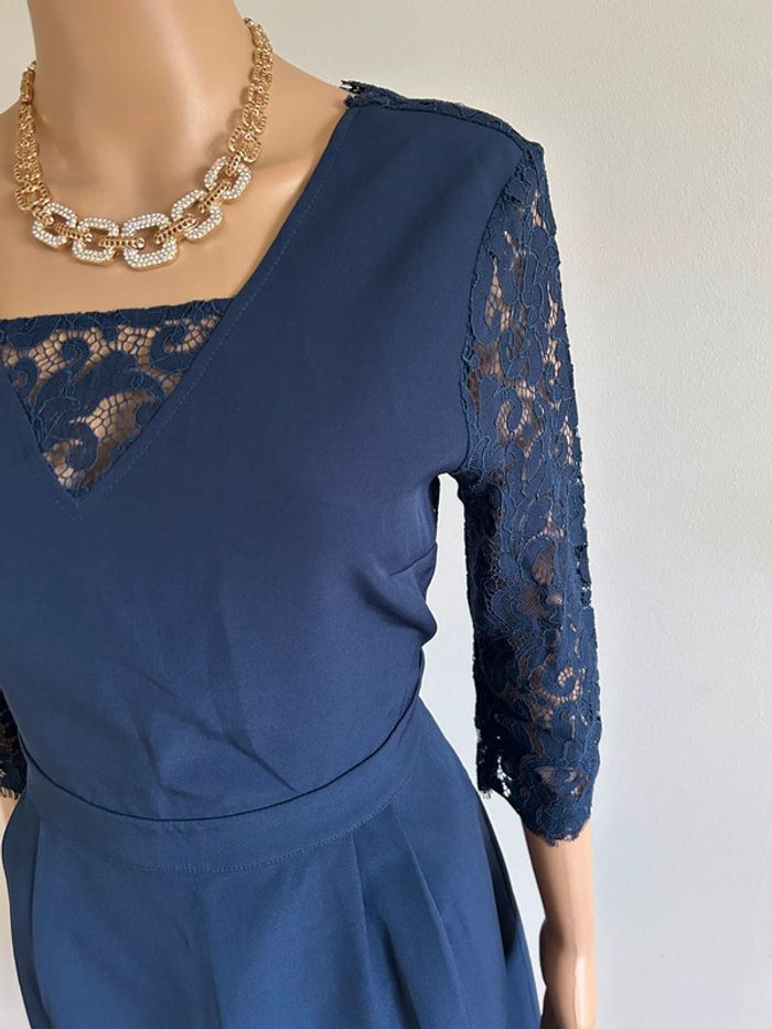 Robe bleue marine neuve avec dentelle Betty London taille L - photo numéro 6