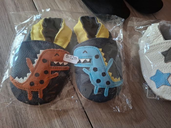 Lot 3 paires de chaussures bébé dinosaure étoile 8 - photo numéro 2