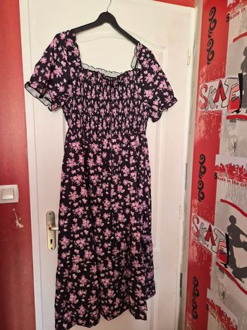 Robe longue noire et rose