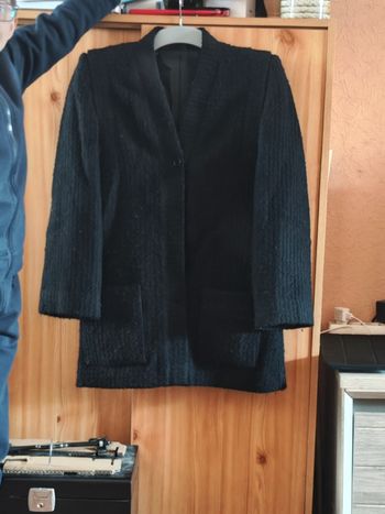 Veste noir effet lainage et épaulettes (correspond à un 42/44)