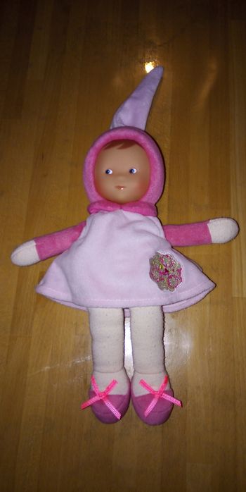 Premiere petite poupée