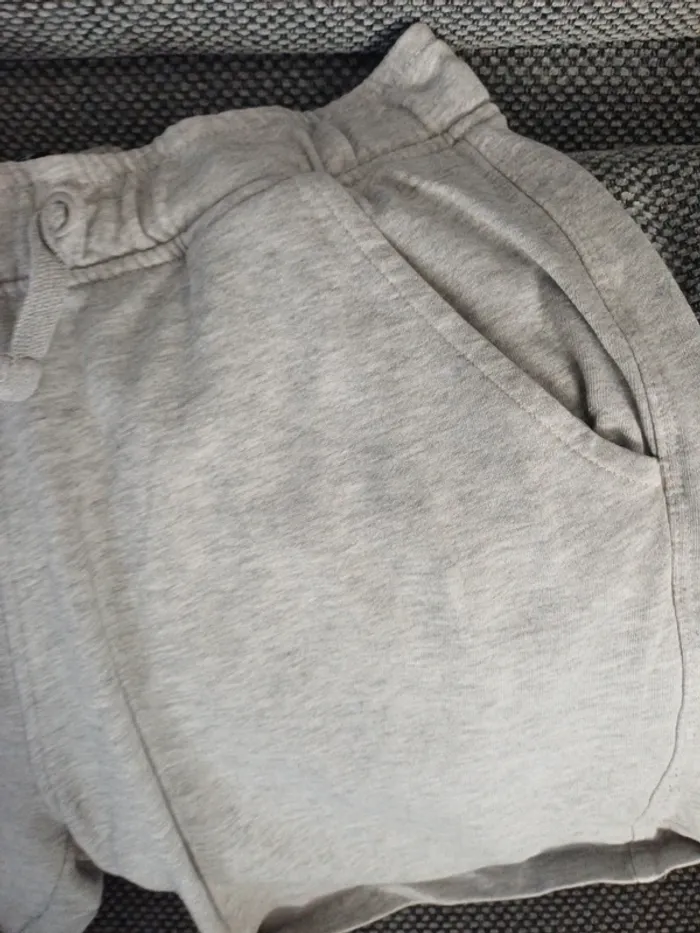 Short garçon taille 13/14 ans - photo numéro 4