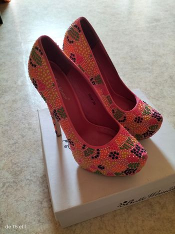 Escarpins talons strass multicolores taille 39