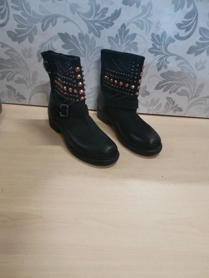 Bottines plate - photo numéro 1