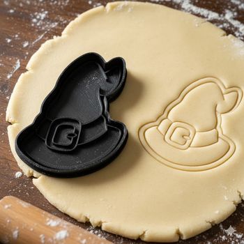 Emporte-pièce chapeau de sorcière pour biscuits et pâtisseries 8 cm