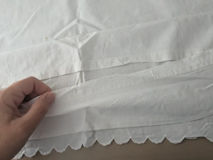 Linge de lit ancien taie d'oreiller en demi lune pour berceau monogramme Bébé - photo numéro 7