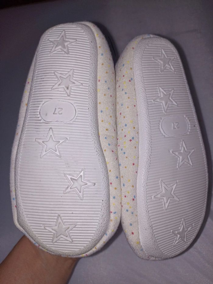 Chaussons fille taille 27 - photo numéro 2