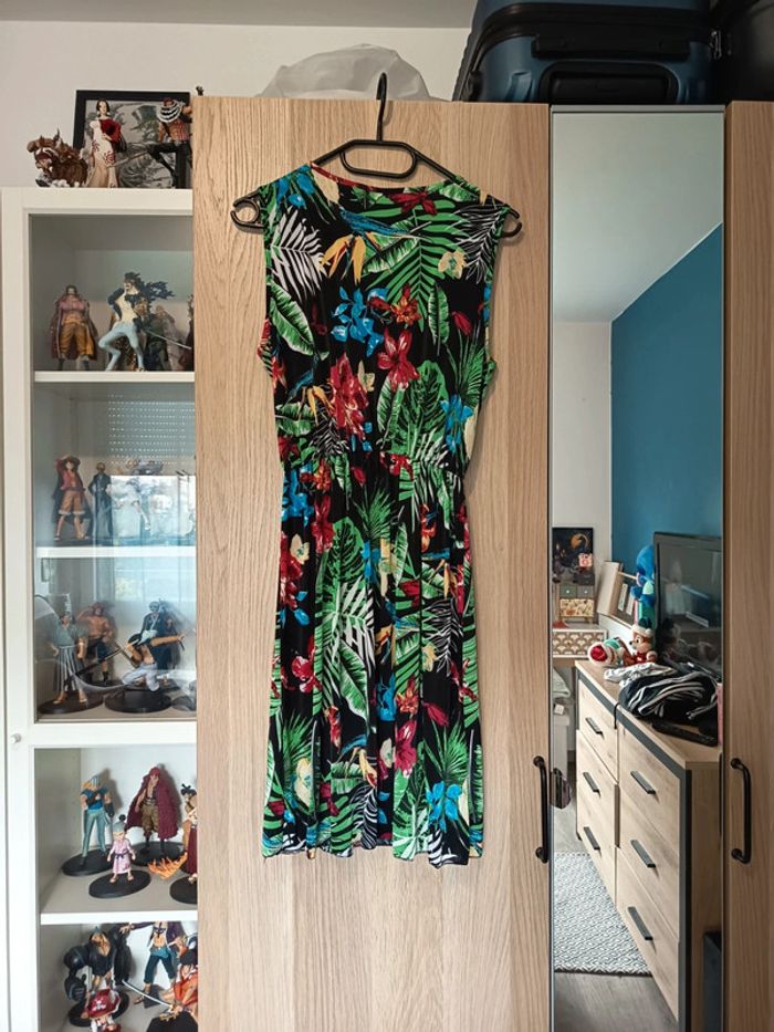 Robe d'été motif tropical vert noir et coloré neuve S&Y - Taille M/L (38-40) - photo numéro 4