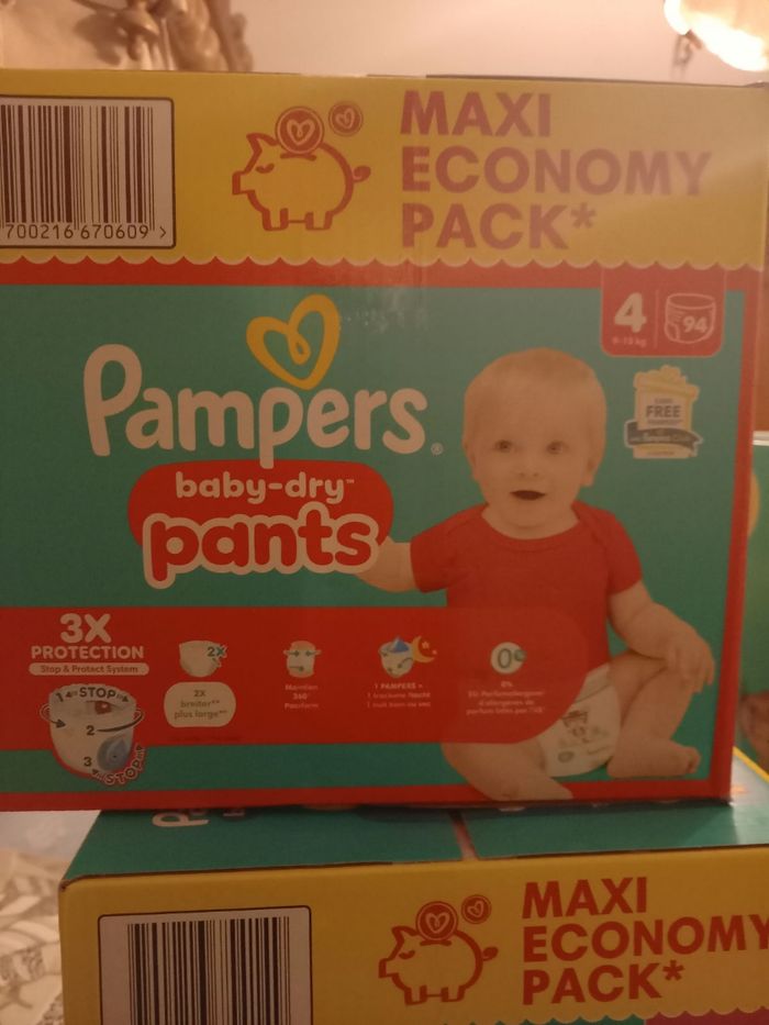Couches pampers  baby dry pants taille 4