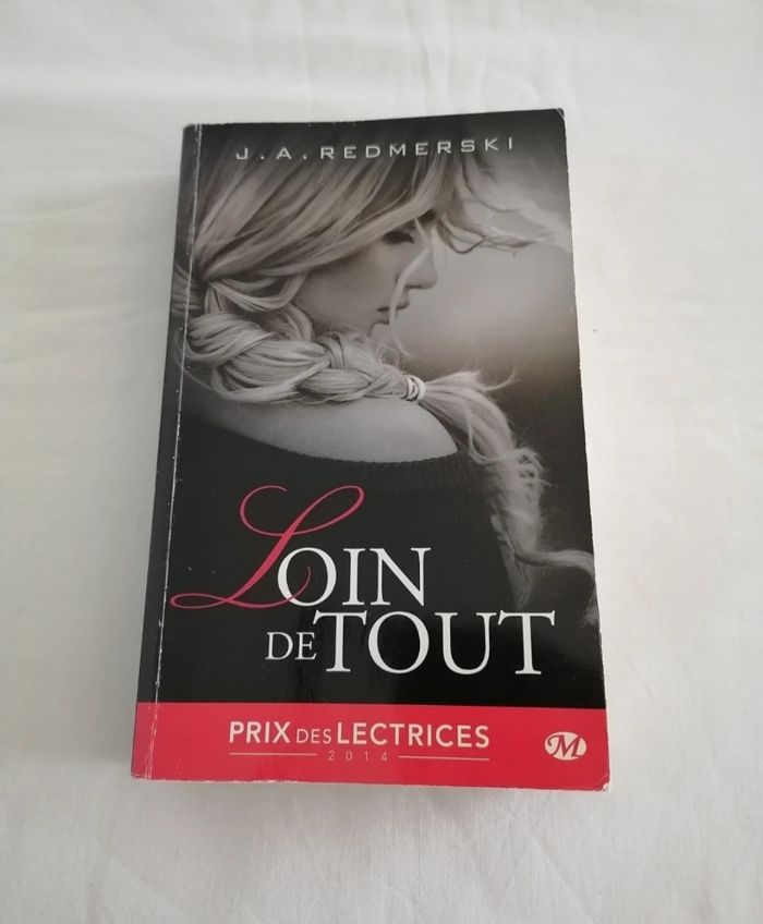 Livre loin de tout
