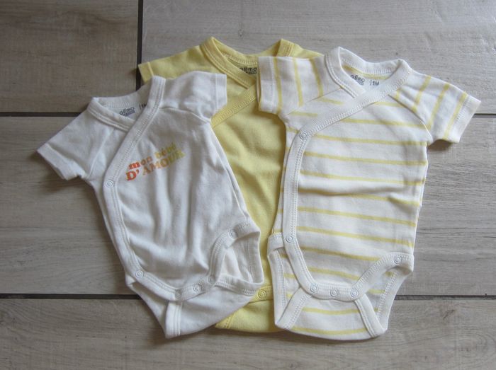 Lot de 3 bodies 1 mois