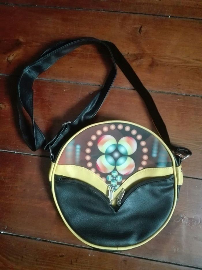 Petite sac bandoulière "hypnotique" rond hippie style