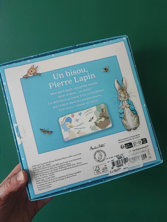 Livre à toucher tout doux pierre lapin - photo numéro 2