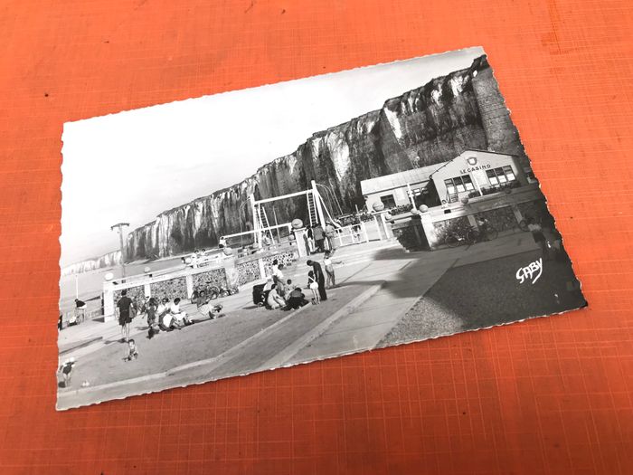 Carte postale ancienne Saint-Valéry-en-Caux (Seine-Maritime) Le Casino - photo numéro 4