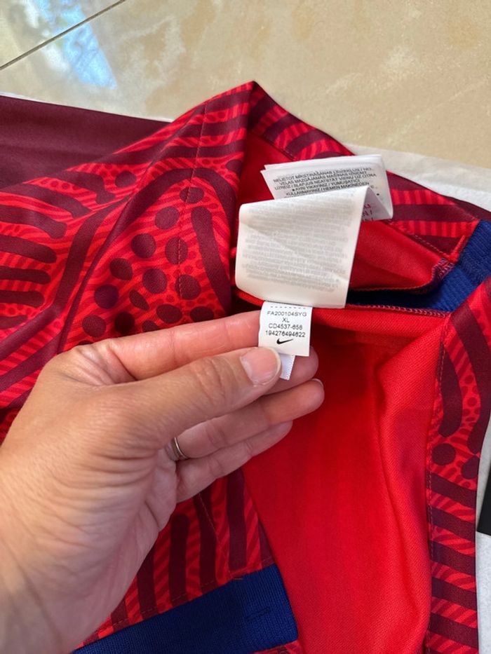 Maillot de foot Nike équipe FC Barcelone taille 13/15 ans authentique neuf - photo numéro 11
