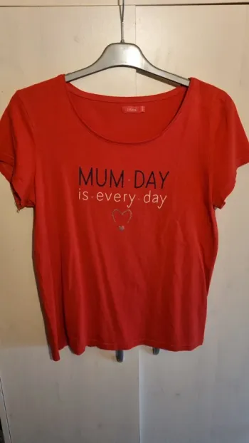 Tee shirt