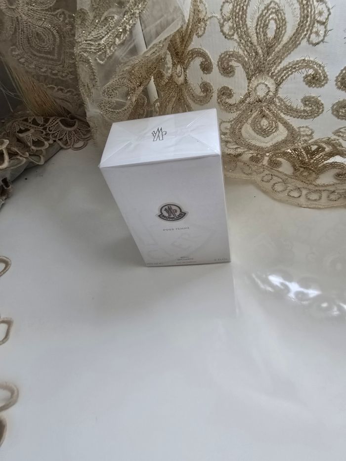 Parfum  moncler 150 ml  neuf - photo numéro 3
