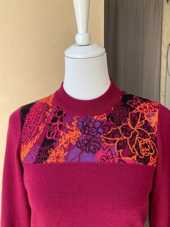 Pull col cheminée fuchsia motifs fleurs vintage T0