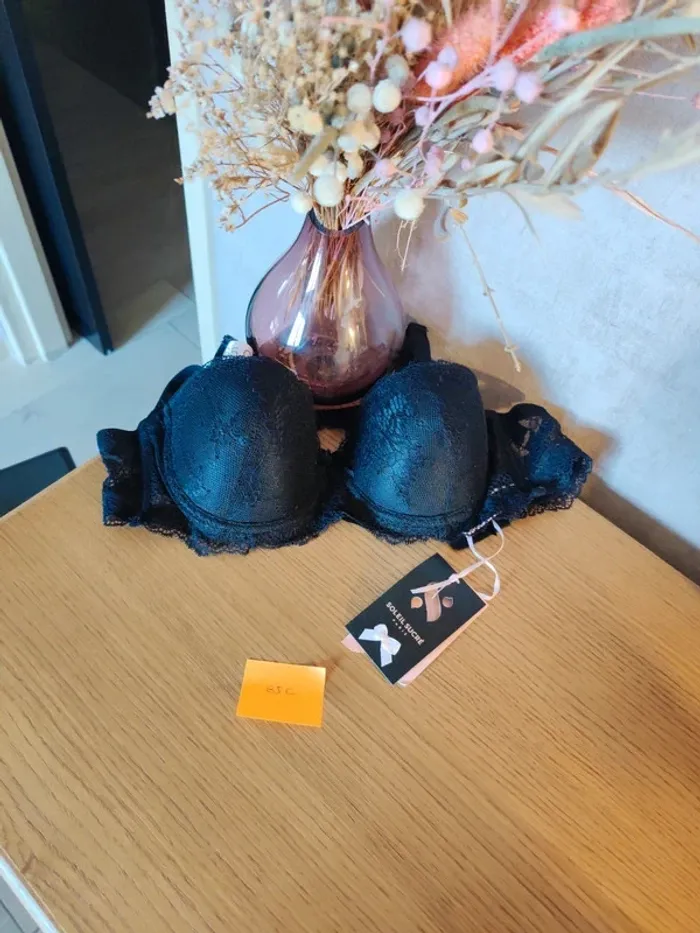 Soutien gorge NEUF avec étiquette noir dos dentelle Soleil sucré rembourré 85C - photo numéro 10