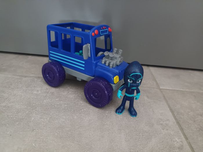 Figurine Ninjaka avec son véhicule Pyjamasques