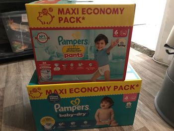 2  maxi paquets de couches pampers baby dry 4 et prenium protection pants  6