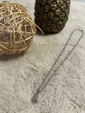 Collier main de fatma argenté