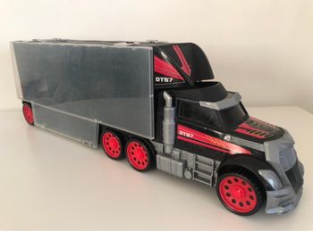 Grand camion transportable avec rangement pour voitures