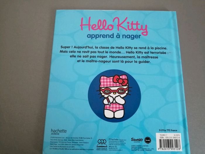 Livre Hello kitty apprend à nager - photo numéro 2