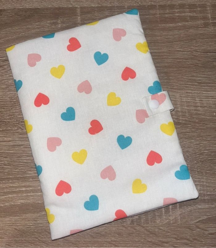 Protège carnet de santé cœur