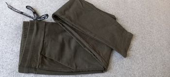 Pantalon style legging kaki