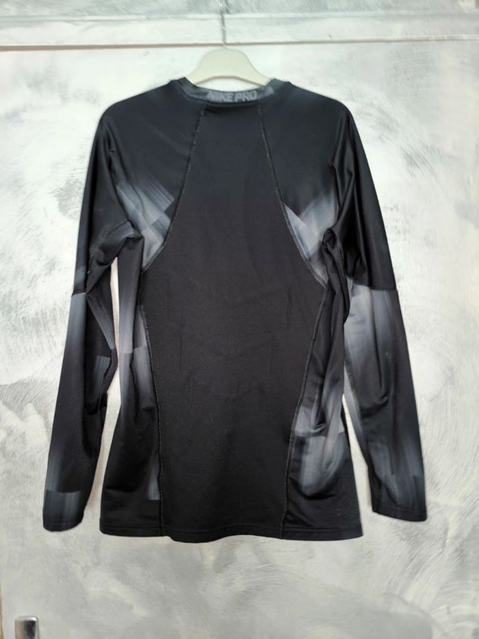 Tee shirt de sport noir et gris Nike taille M - photo numéro 5