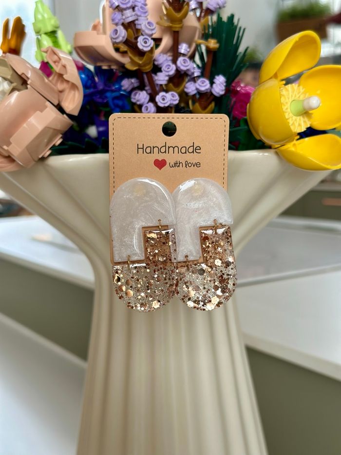 Boucles d’oreilles en résine UV - photo numéro 2