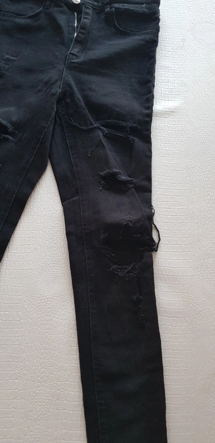 Jeans slim noir dechiré - photo numéro 2