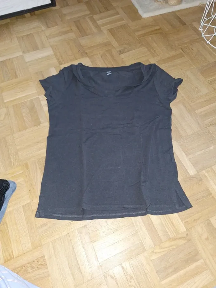 Lot 4 tee shirts