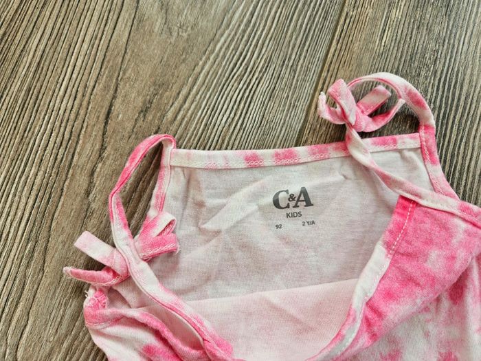 Robe neuve rose et blanche C&A 2 ans - photo numéro 2