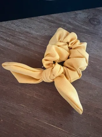 Chouchou jaune