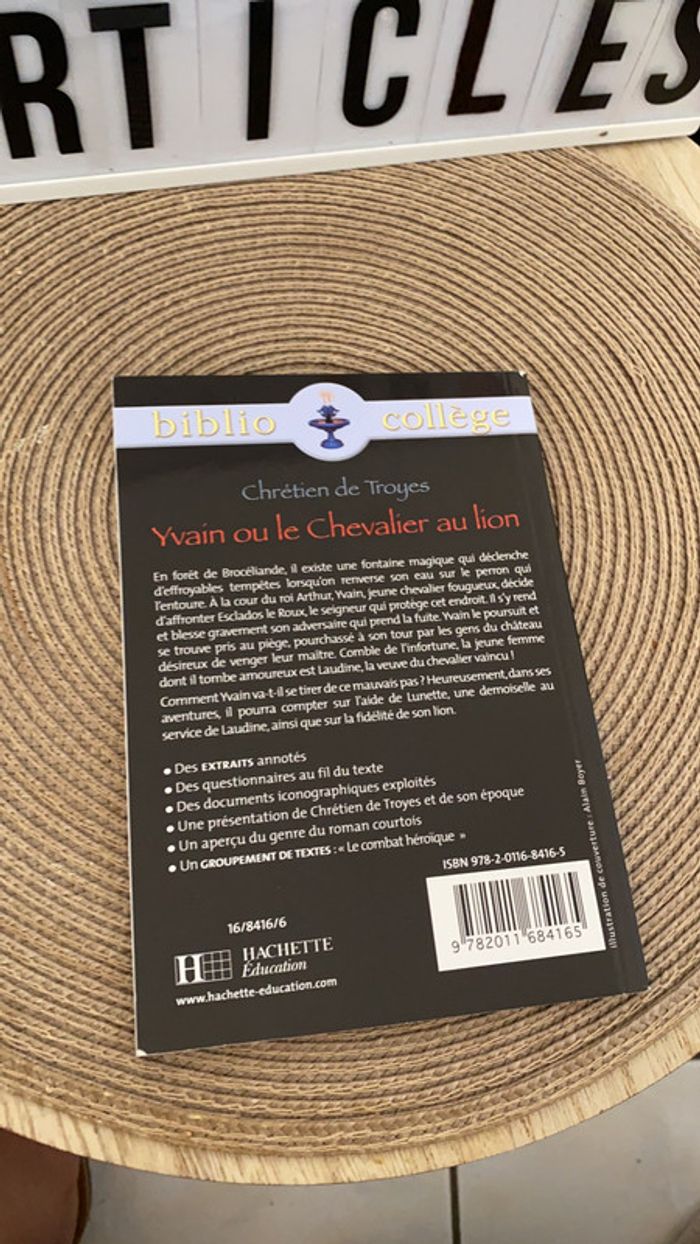Livre « Chrétien de Troyes : Yvain ou le chevalier au lion » - photo numéro 2