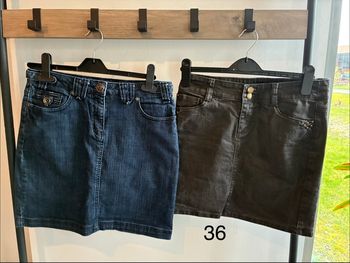 Lot jupes en jean mi saison 