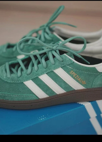 Adidas  HANDBALL SPEZIAL  taille 43