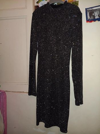 Robe brillante moulante avec petit col t.xs hetm