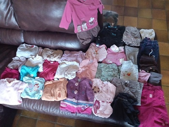 Lot 31 Vêtements fille - 6 mois - photo numéro 2