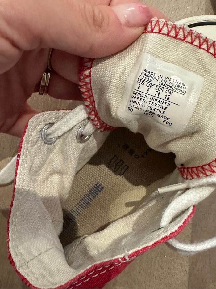 Paire de converse baskets rouges en toile pointure 24 Ont été portés, mais encore en bon état - photo numéro 4