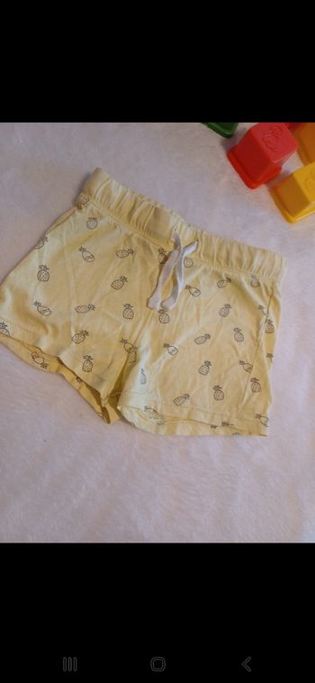 Short garçon taille 24 mois