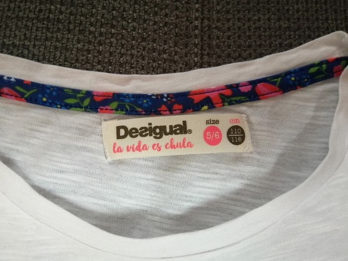 Beau petit tee shirt "baskets" - photo numéro 3