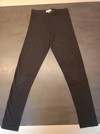Vends legging gris LH taille 12 ans.