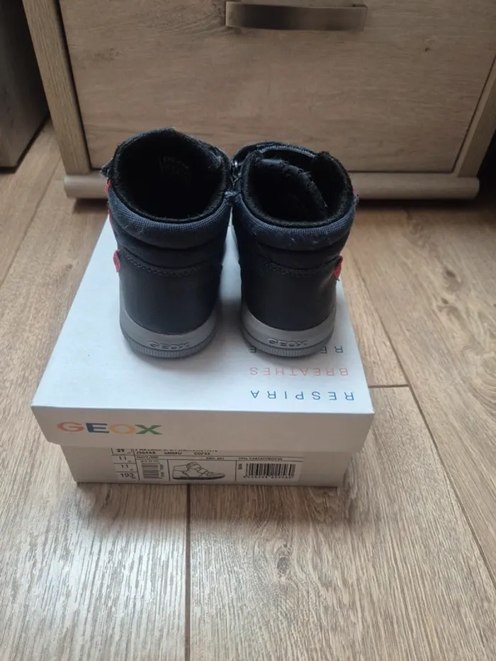 Chaussures geox grises et rouges pointure 29 - photo numéro 3