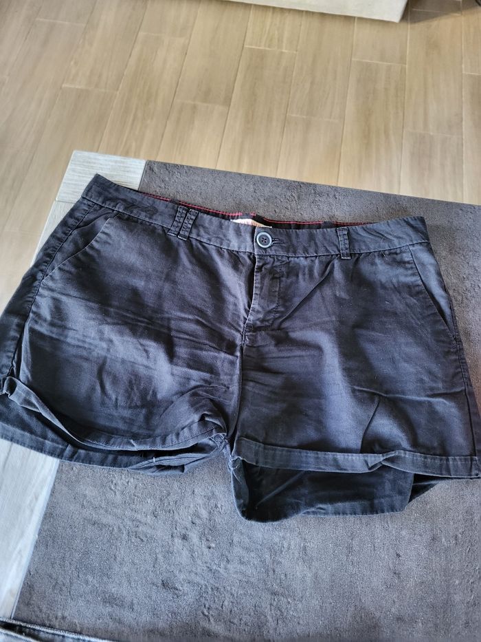 Lot 4 shorts taille 38 - photo numéro 3