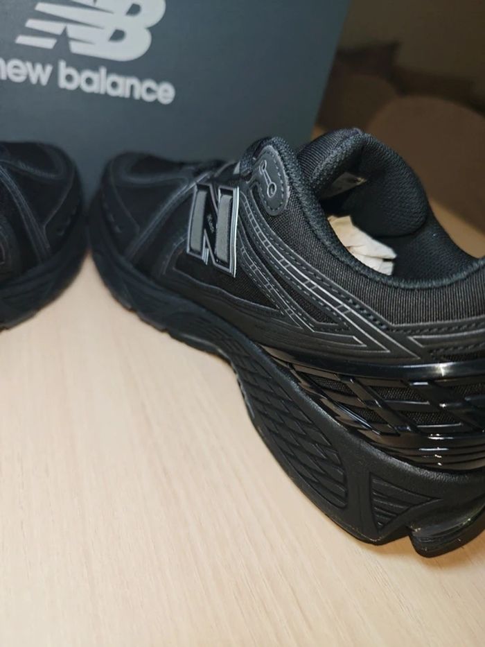 New Balance U1906 rjb Triple Noir neuf en 44,5 - photo numéro 7