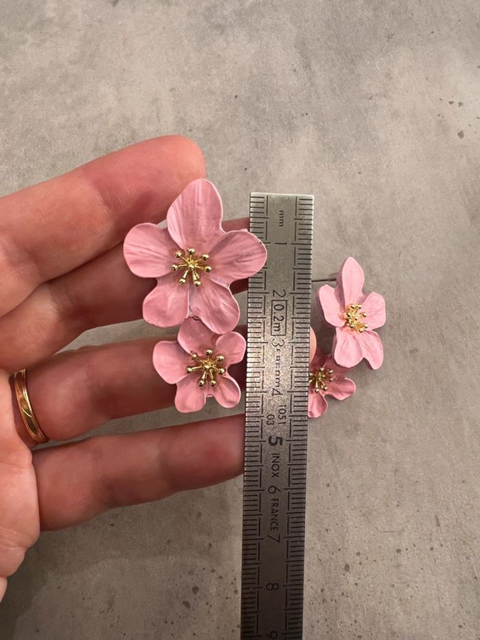 Lot boucles d’oreilles et collier fleurs - photo numéro 4