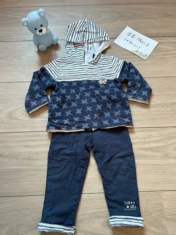 Ensemble pull à capuche + jogging